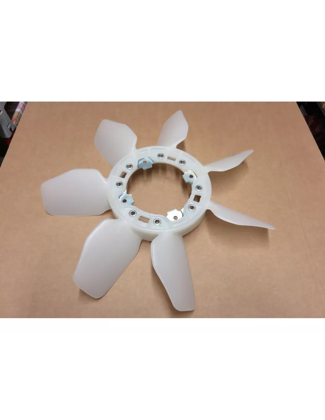 Hélice ventilateur radiateur Aisin pour KDJ9 KDJ12 KDJ15 KZJ7 KZJ9