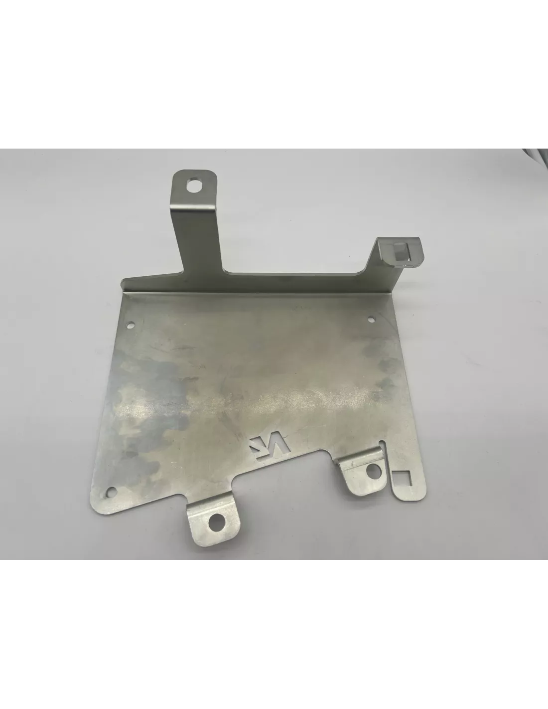 Platine support d'accessoires dans compartiment moteur Toyota HDJ100