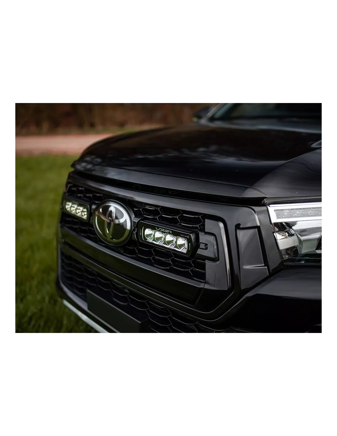 Kit intégration calandre Lazer Triple-R pour Toyota Hilux Revo