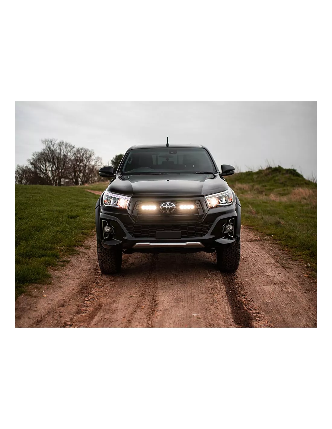 Kit intégration calandre Lazer Triple-R pour Toyota Hilux Revo