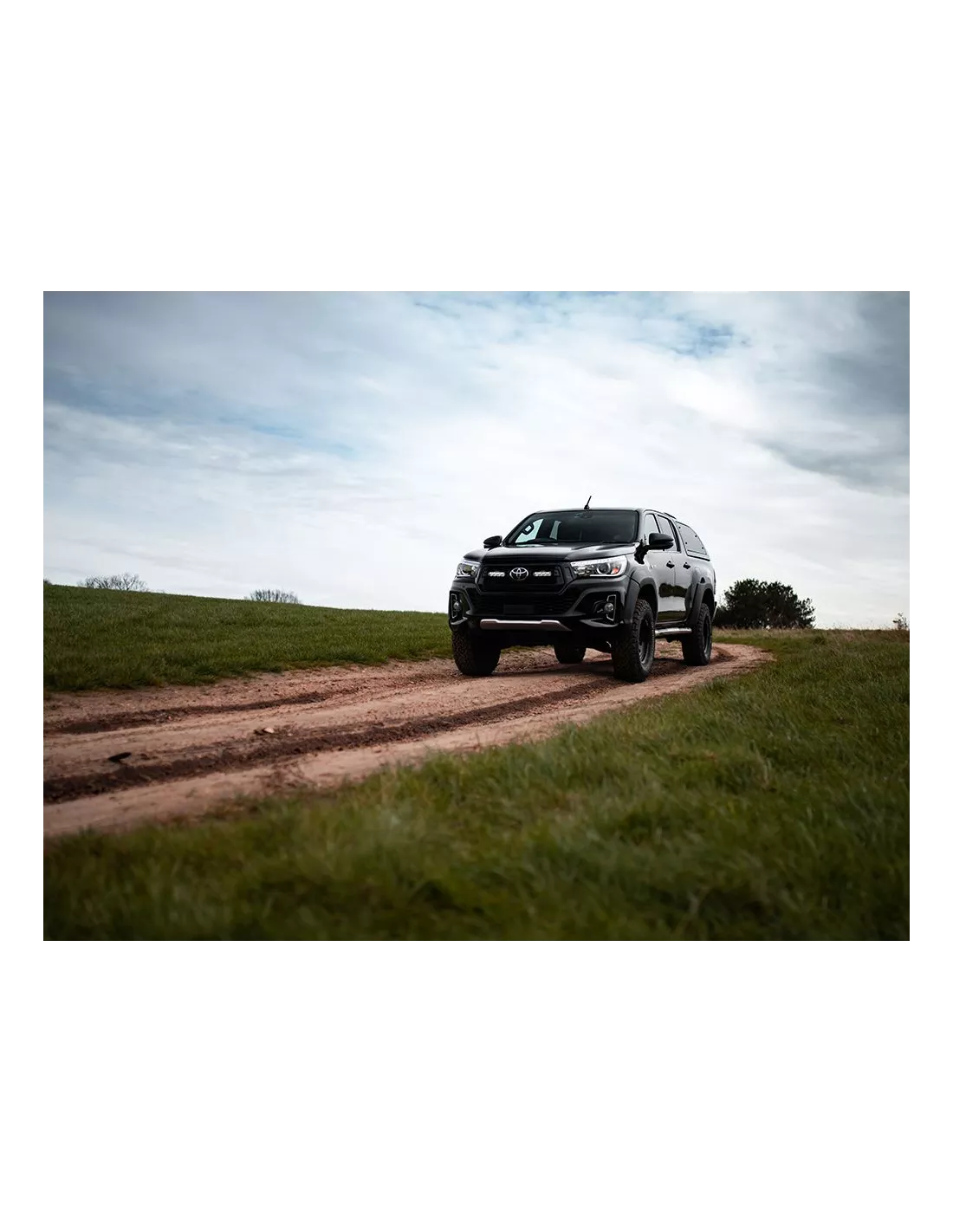 Kit intégration calandre Lazer Triple-R pour Toyota Hilux Revo