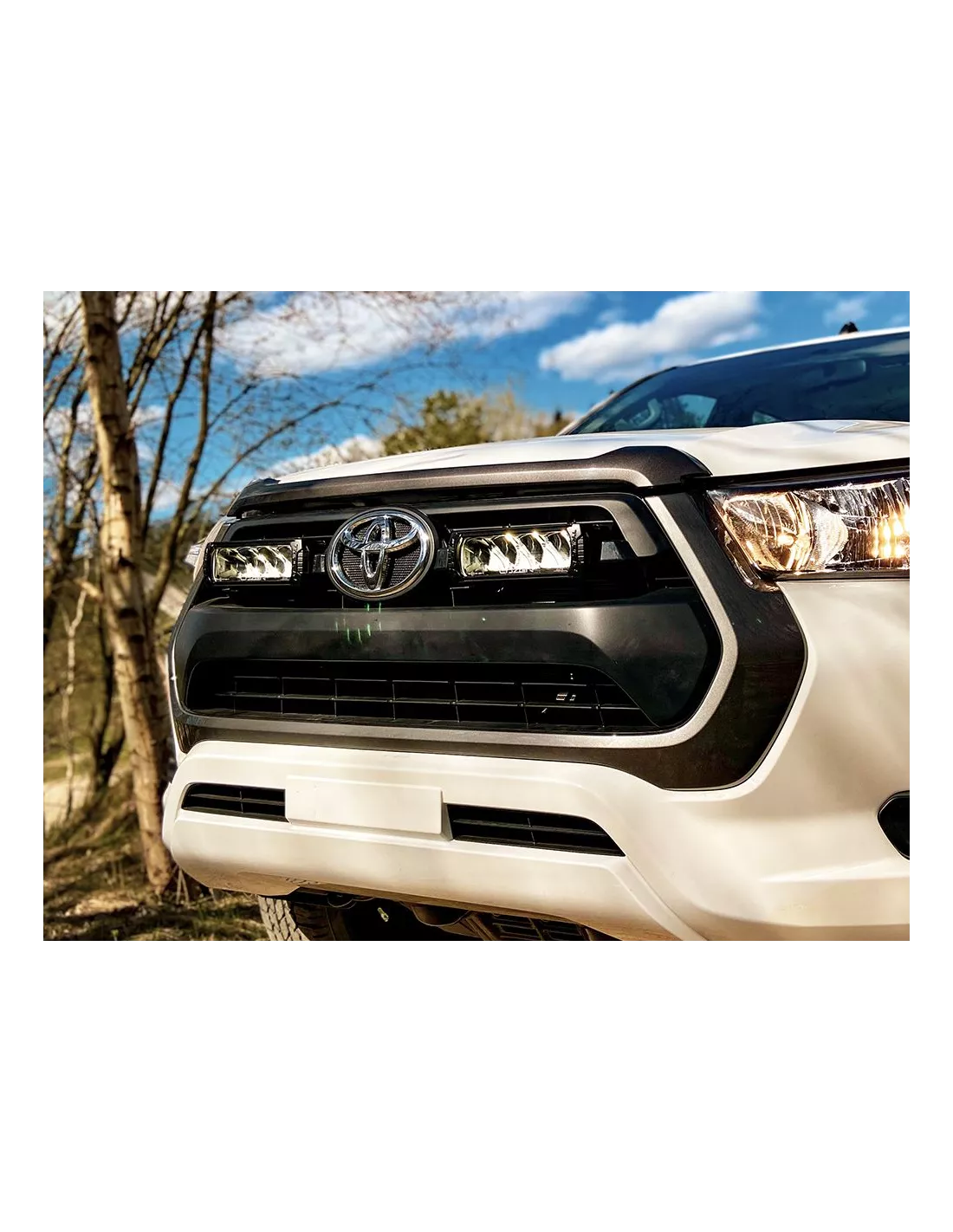 Kit intégration calandre Lazer Triple-R Elite pour Toyota Hilux Revo
