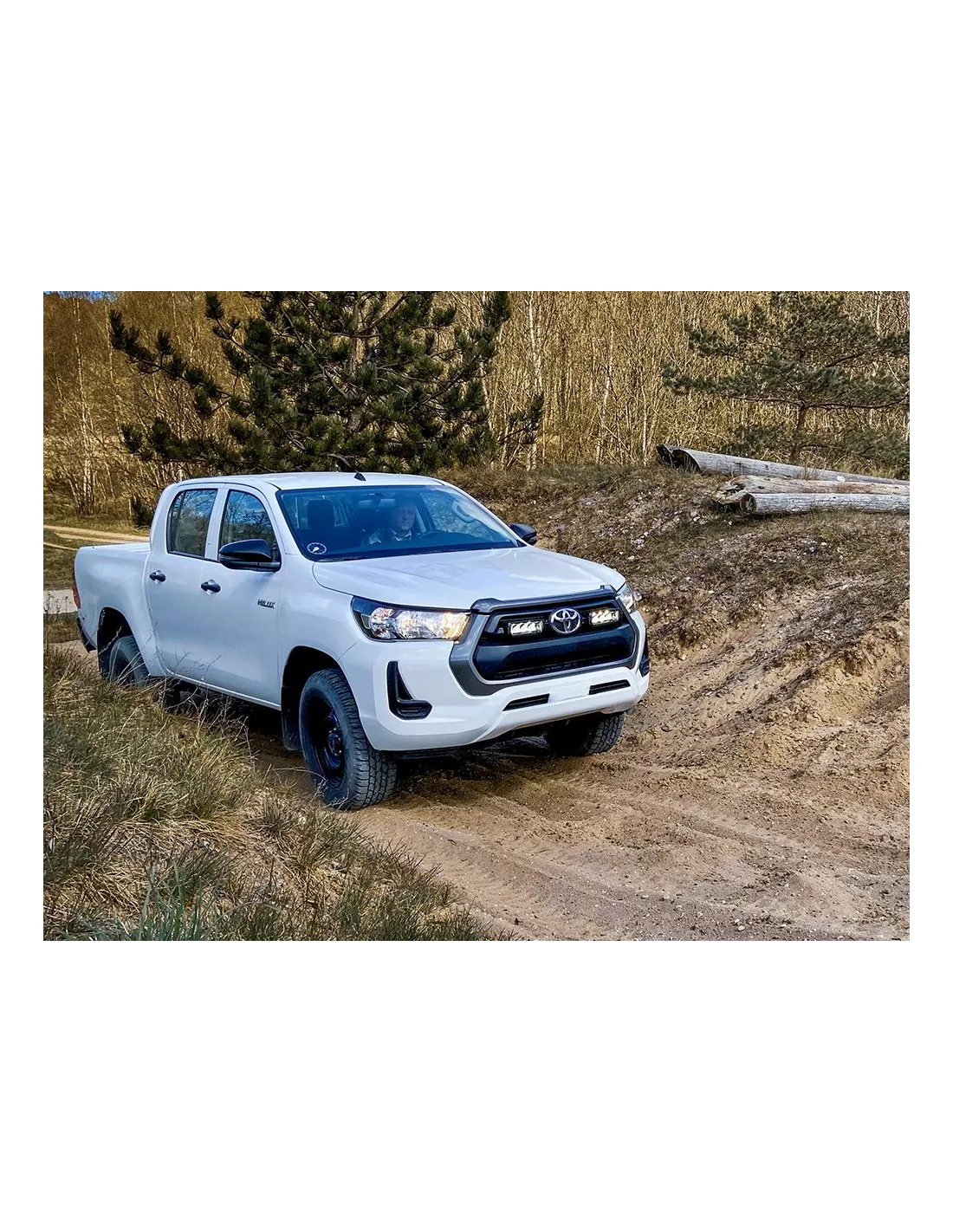 Kit intégration calandre Lazer Triple-R Elite pour Toyota Hilux Revo