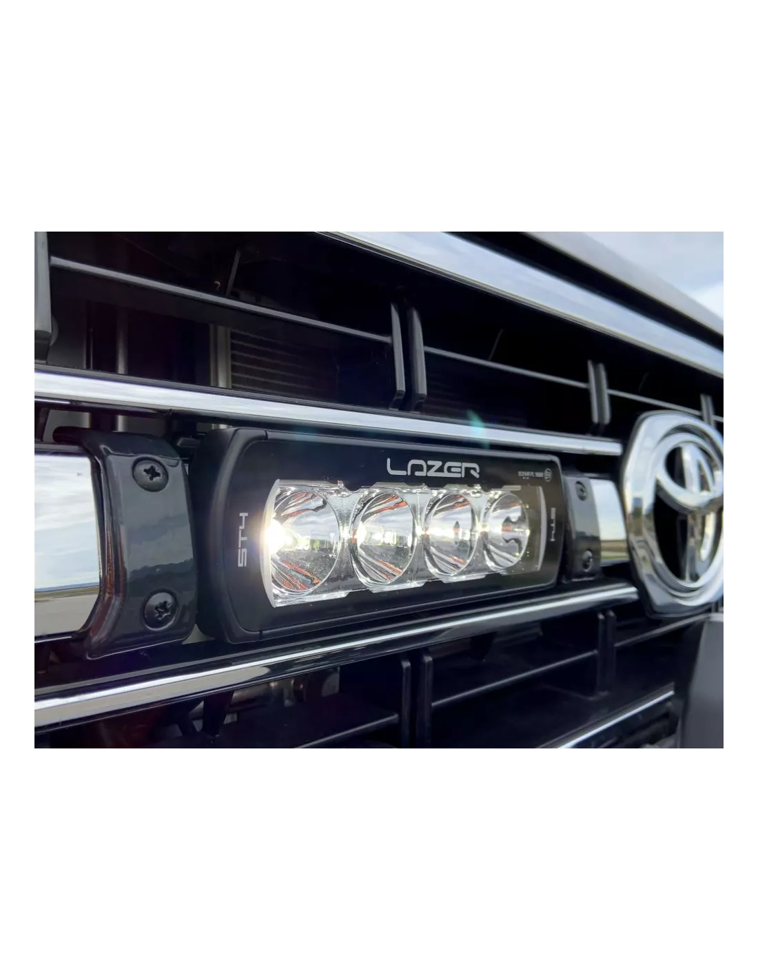 Kit intégration calandre Lazer Triple-R pour Toyota Land Cruiser 70