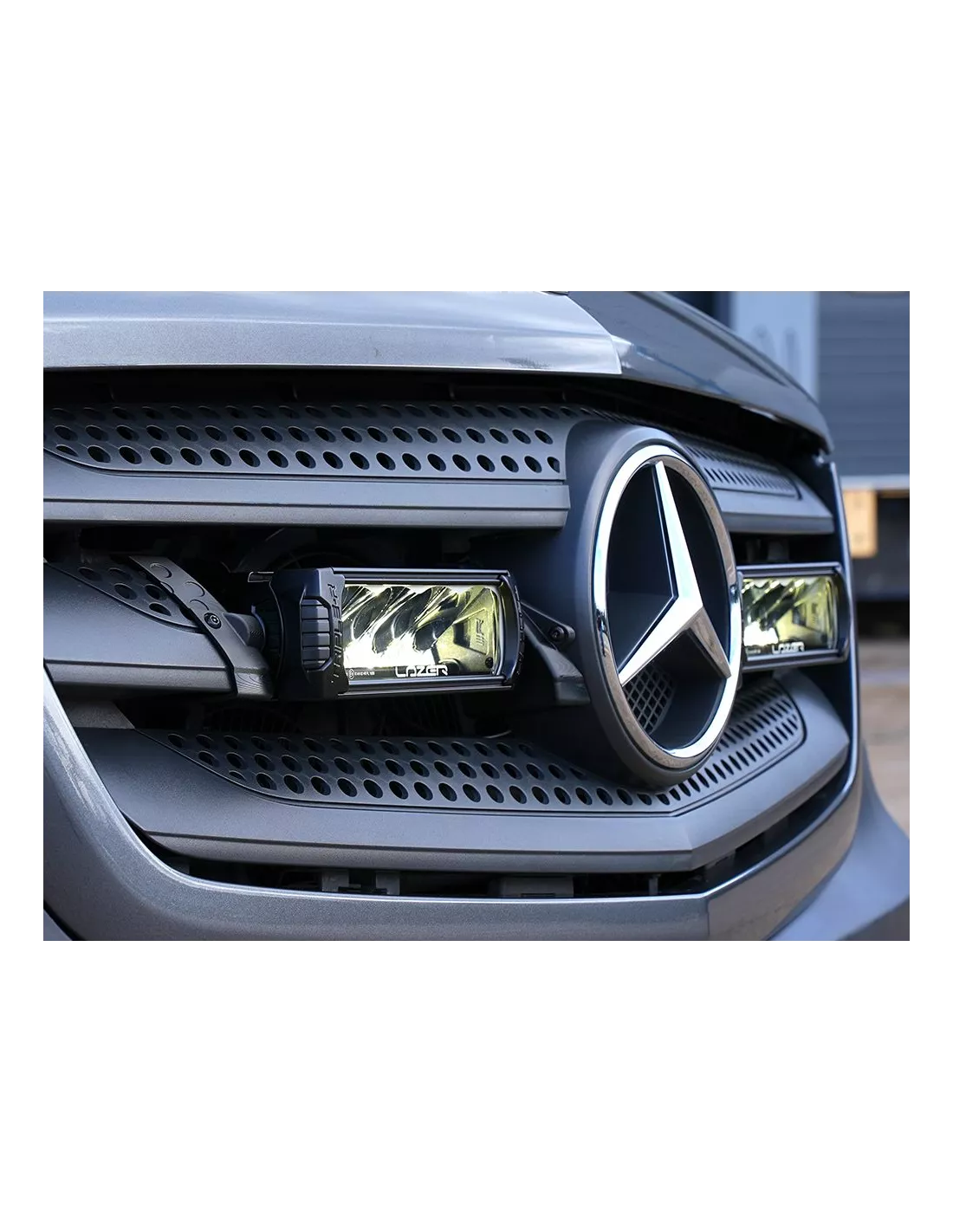 Kit intégration calandre Lazer Triple-R Elite pour Mercedes Sprinter