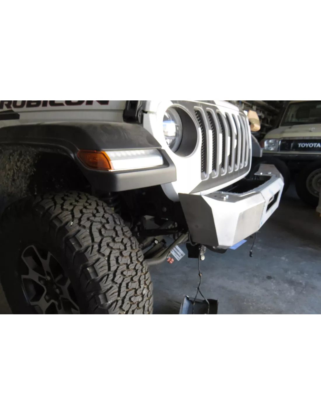 Pare-chocs avant acier Wrangler JL platine treuil intégrée banane