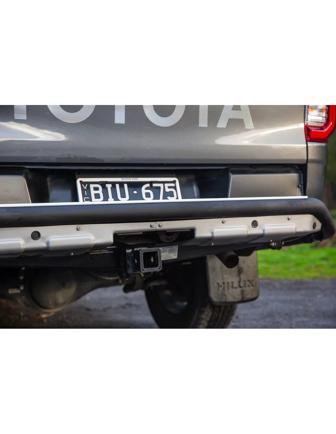 SUMMIT RAW REAR BUMPER 20ON HILUX OE TOWBAR/SENSORS ARB - accessoire
