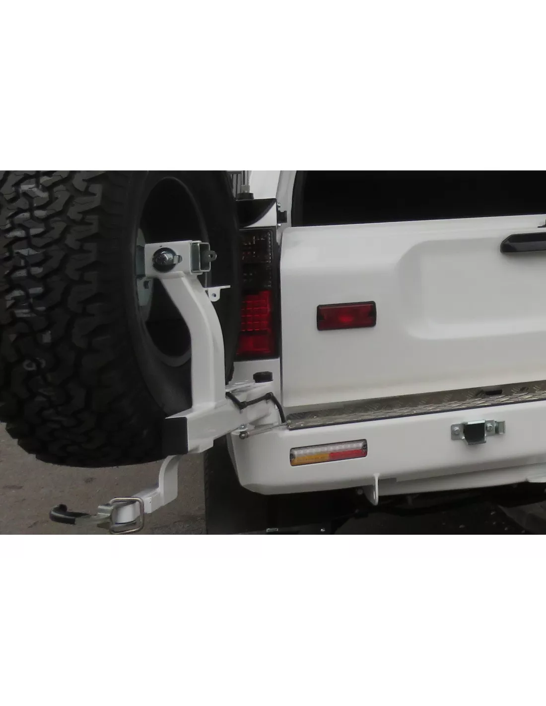 Porte roue de secours gauche Kaymar Toyota HDJ80 et Nissan Patrol GR