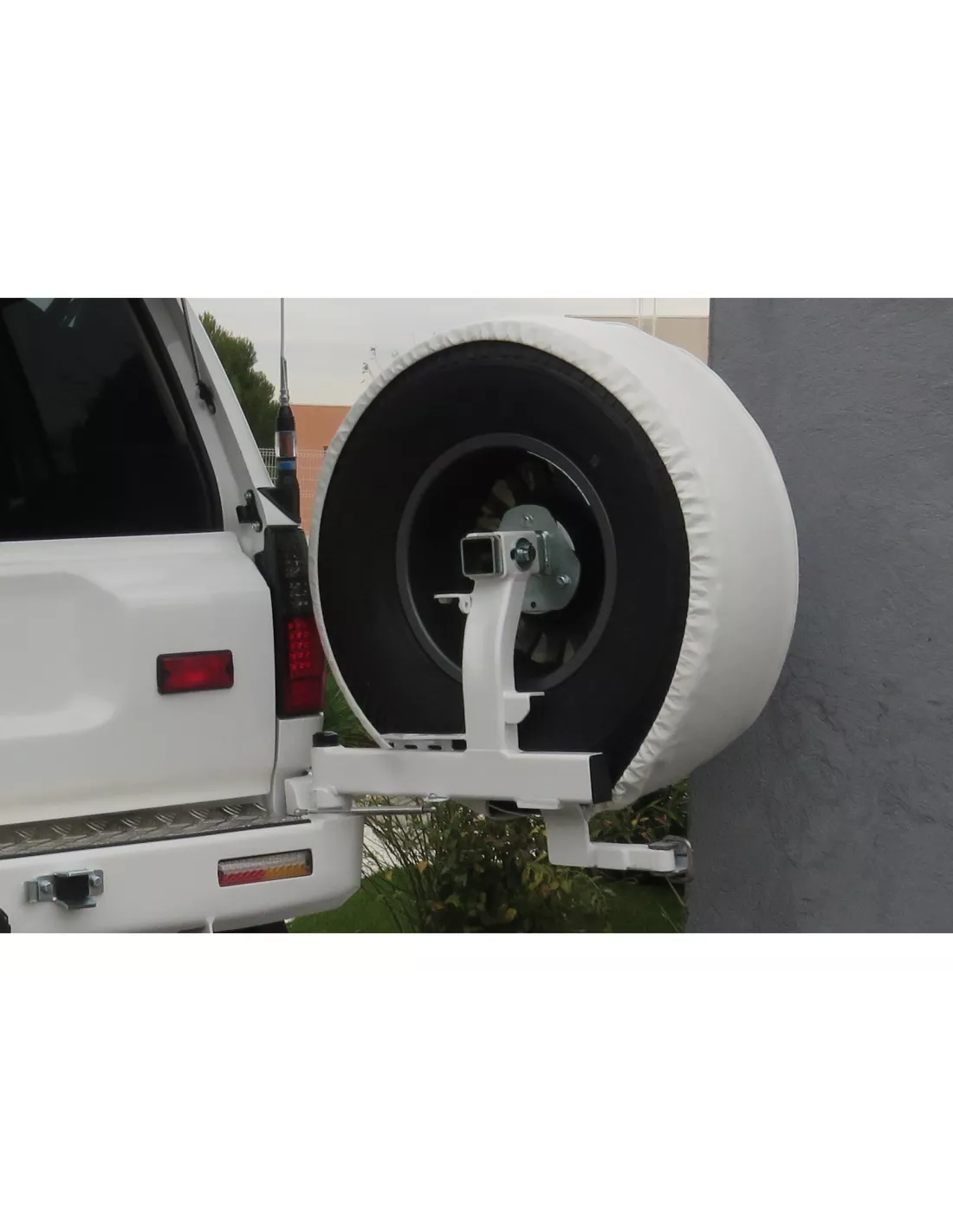 Porte roue de secours droit Kaymar Toyota HDJ80 et Nissan Patrol GR
