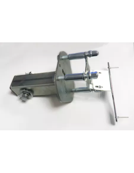 Fixation plaque immatriculation sur jante aluminium en 5x150 (HDJ100