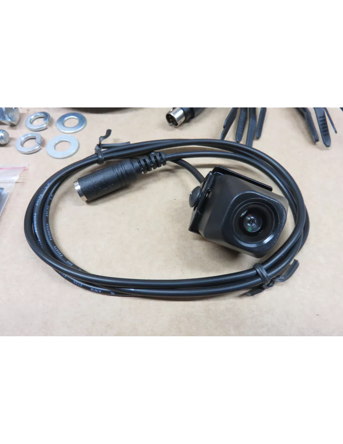 Relocalisation de camera de recul Kaymar Toyota VDJ200 KAYMAR -