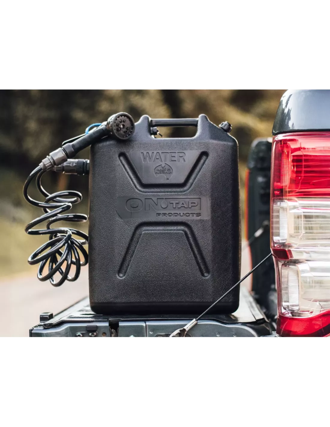 Douche portable Jerry Can 22L 12v Ontap noire ONTAP - accessoire 4x4