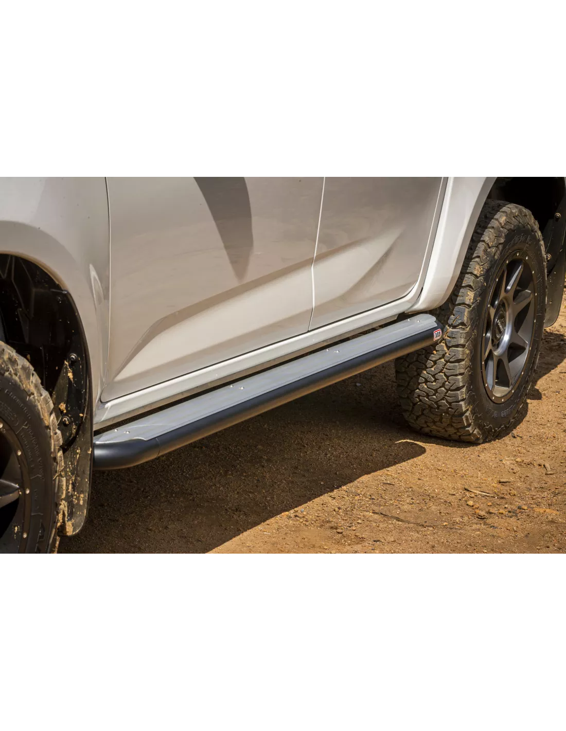 SUMMIT S/STEP SUIT DMAX/BT50 REQ 4448410/420/430 MATT BLACK ARB -