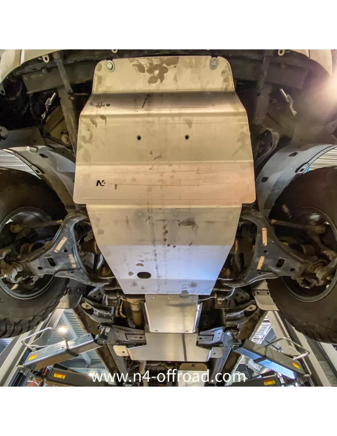 8 mm aluminium voorste skiën voor Ford Ranger PX3 aan