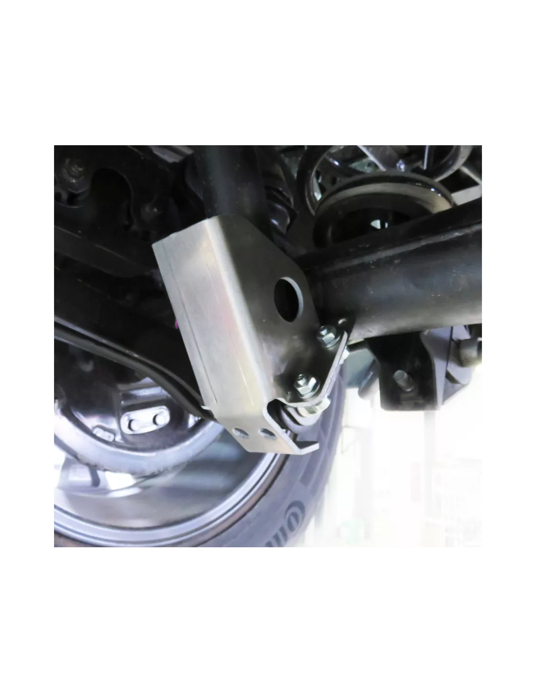 Protection d'amortisseur arrière droit pour Nissan Navara D23 avant