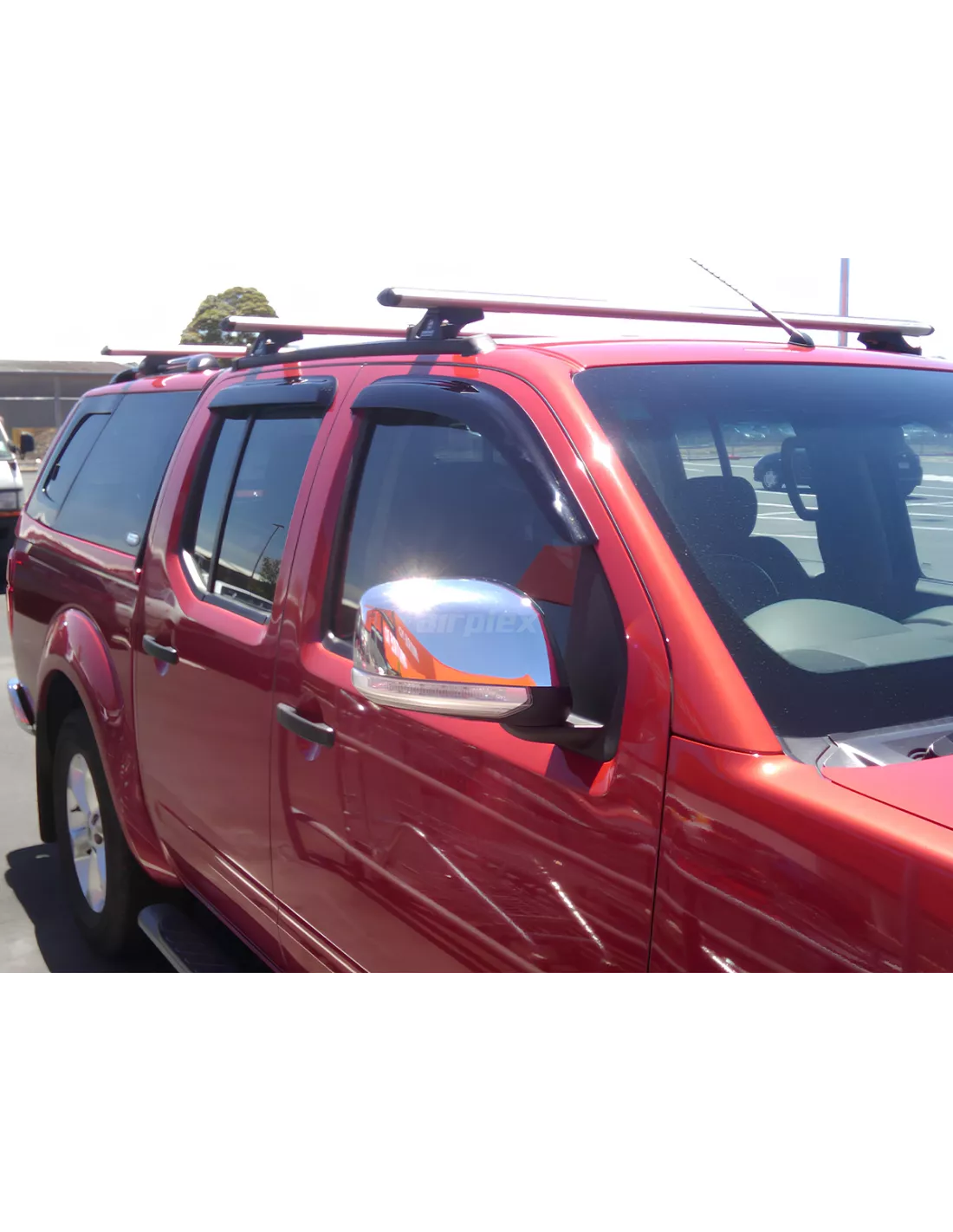 Spiel 4 Vorder- und Heckscheiben-Leitblechen Nissan Navara D40 AIRPLEX -