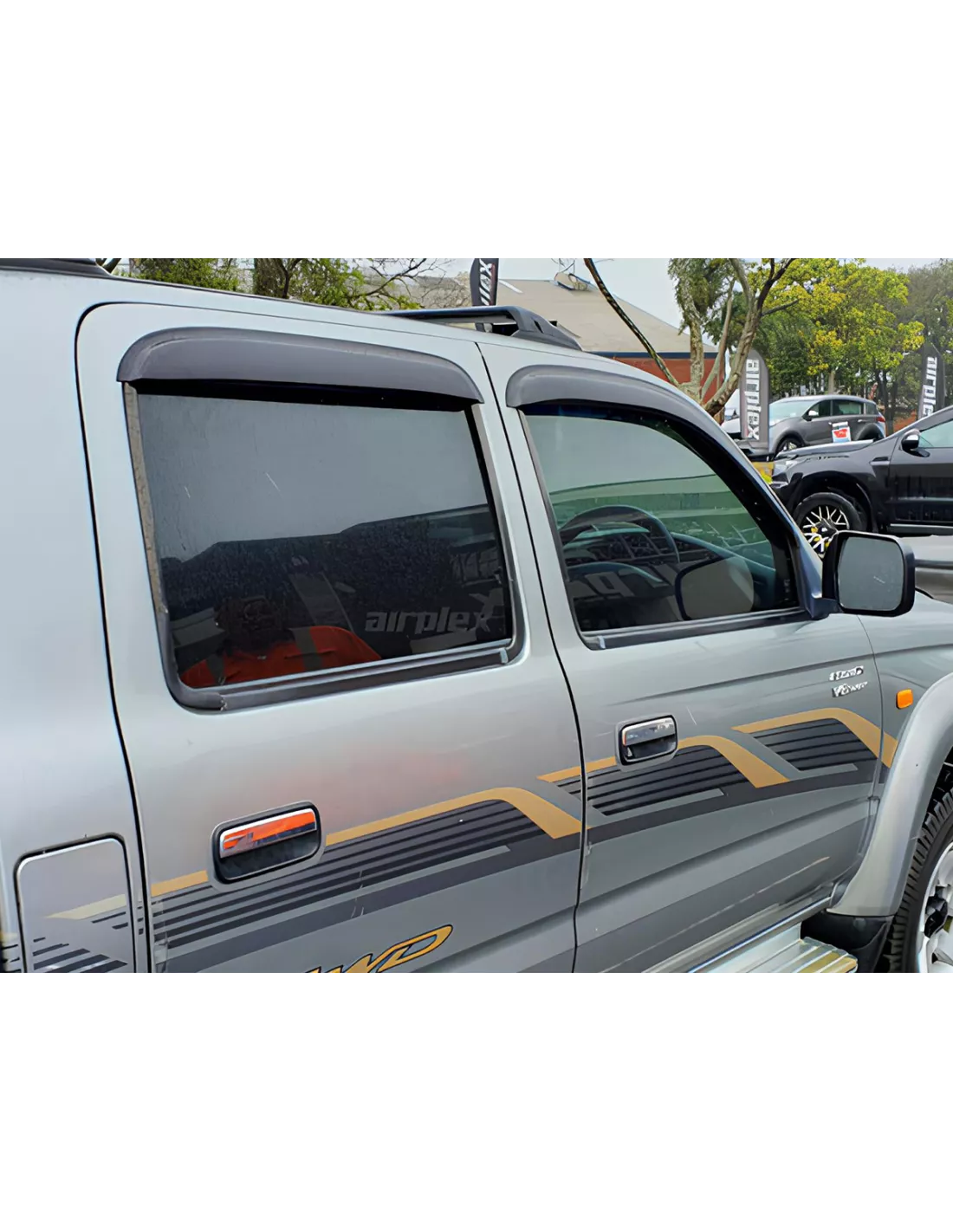 Jeu 4 déflecteurs vitre avant et arrière Toyota Hilux 1998-2004
