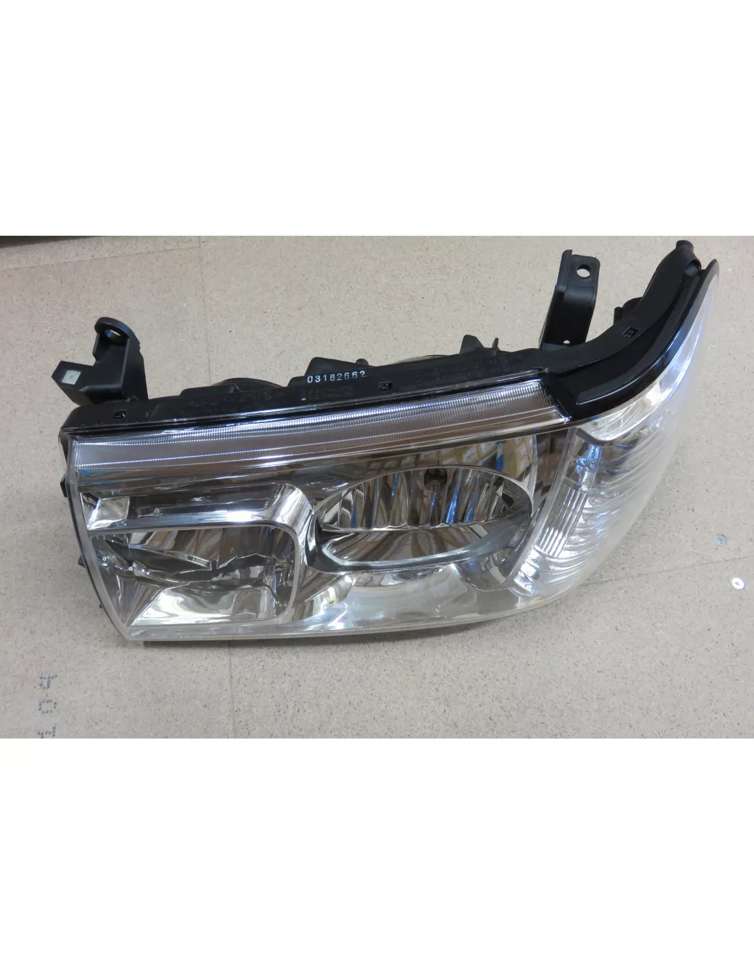 Optique avant gauche HDJ100 2005 DEPO - accessoire 4x4
