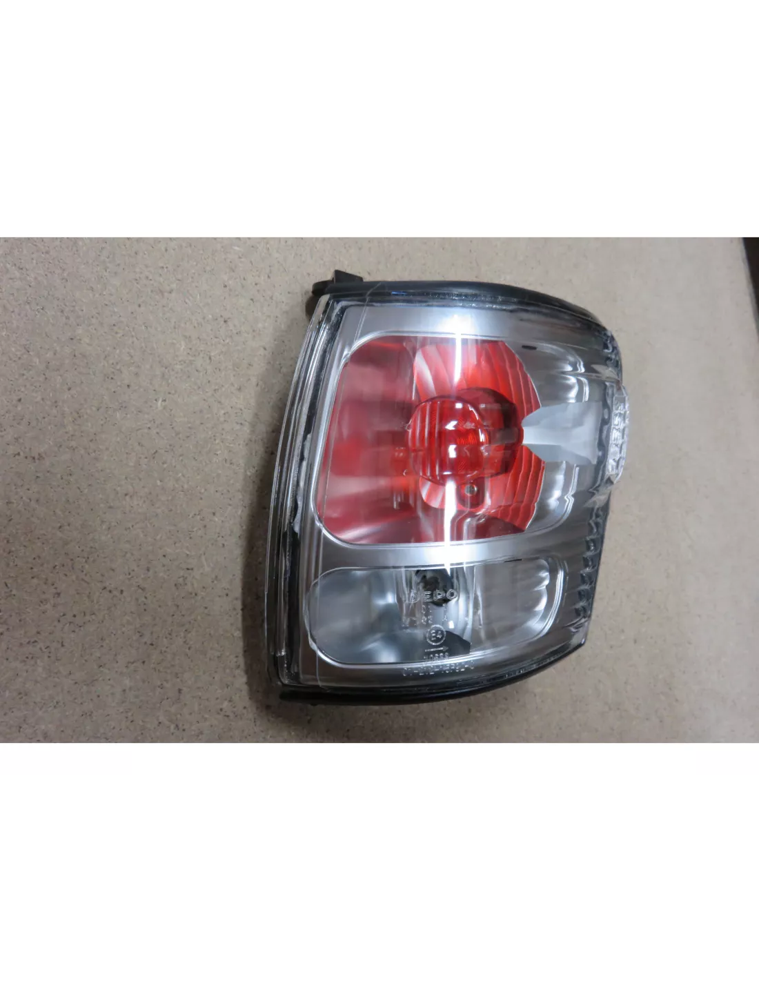 CLIGNOTANT AVG HILUX 02-05 DEPO - accessoire 4x4