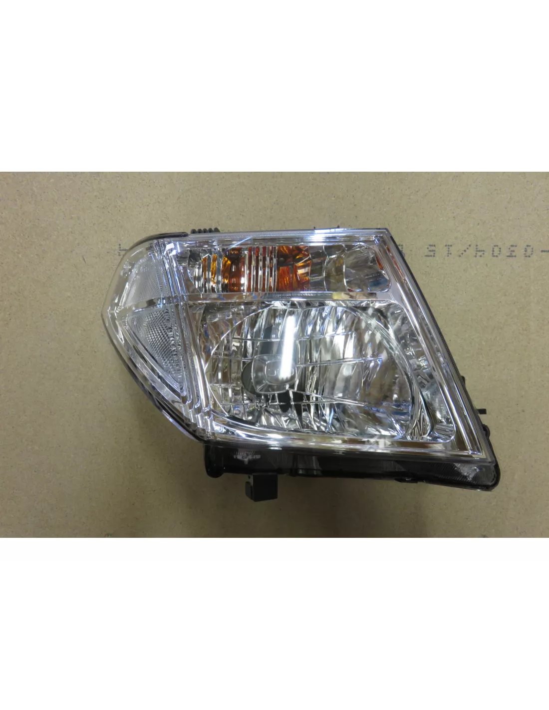 NISSAN NAVARA D40 EN PATHFINDER 2005-2010 RECHTS DEPO -