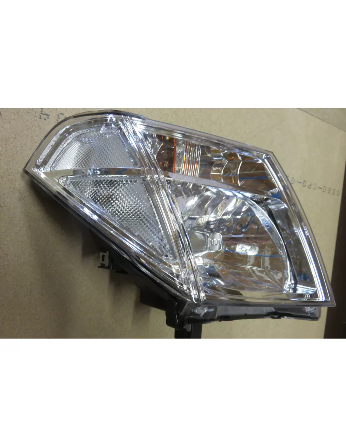 Optique avant droit Nissan Navara D40 et Pathfinder 2005-2010 DEPO -