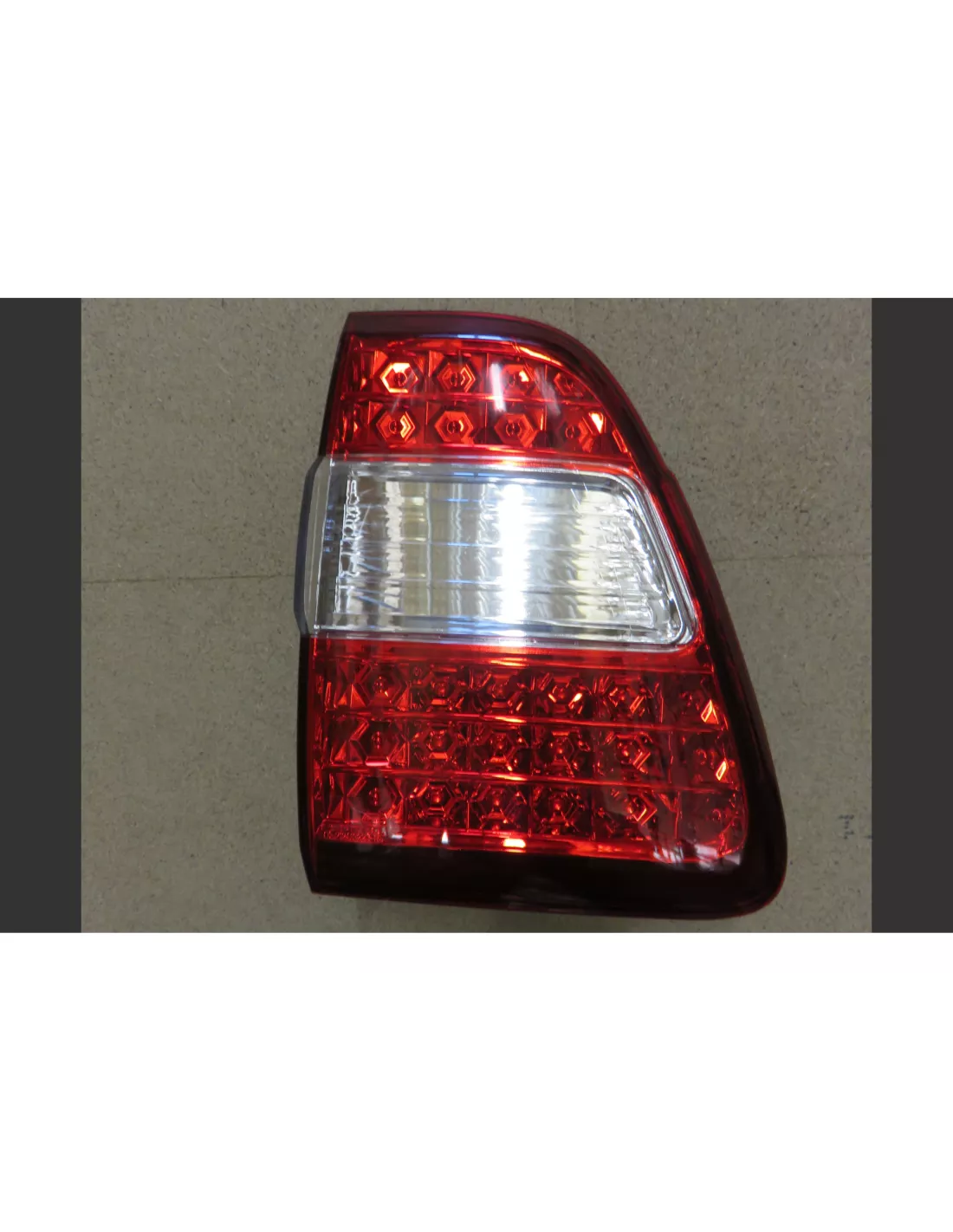 Feux hayon arrière gauche HDJ100 2005 DEPO - accessoire 4x4