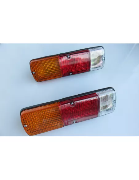 Feu arrière BJ4 modèle 4 fils - La paire DEPO - accessoire 4x4