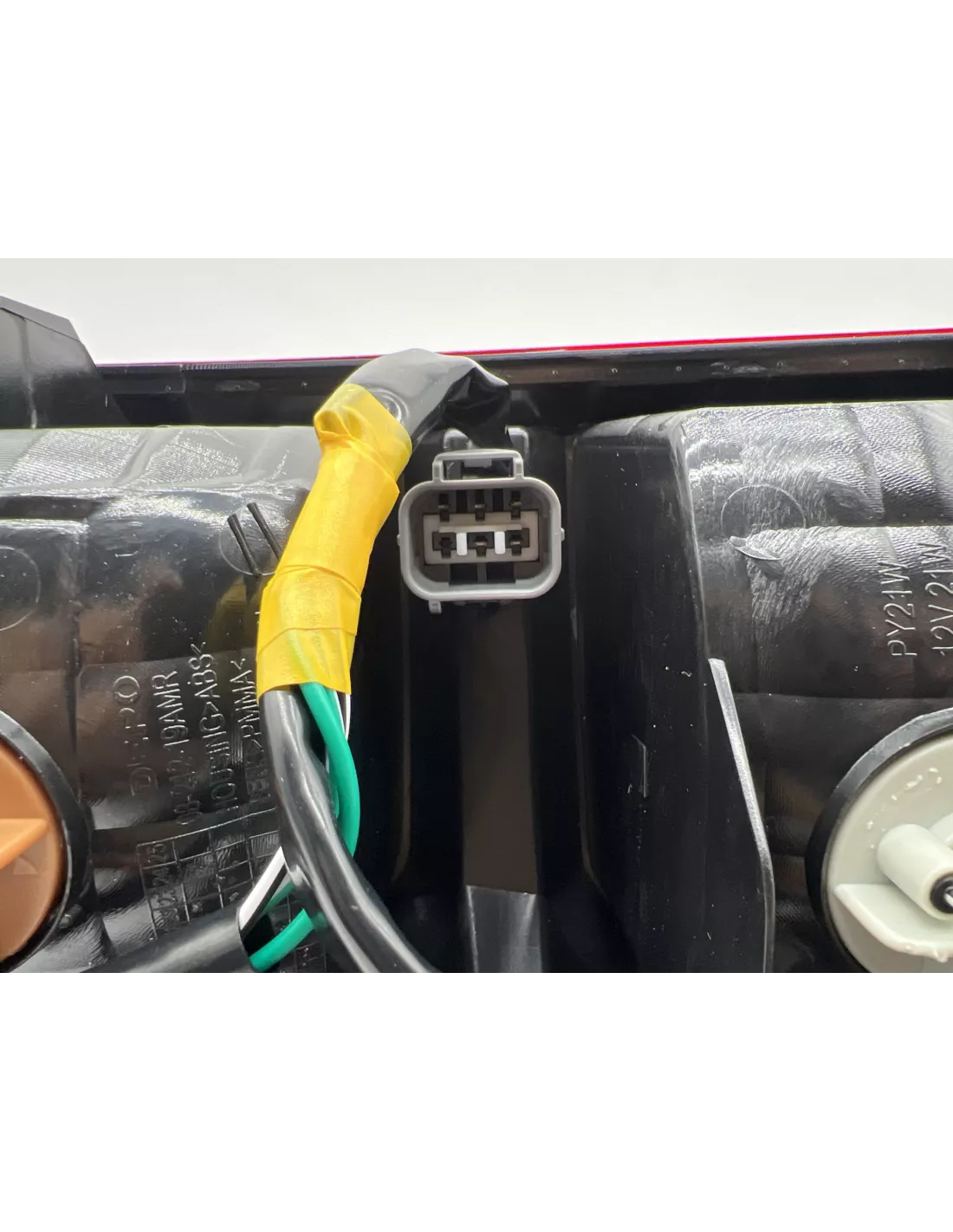 Feu arrière droit Hilux Revo 2016+ DEPO - accessoire 4x4