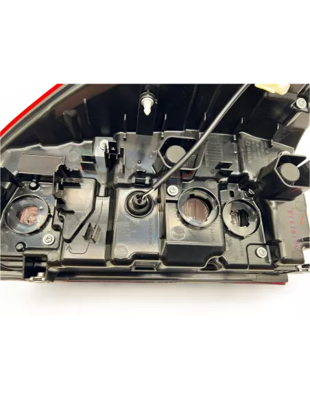Feu arrière gauche led Toyota Hilux Revo de 08-2021+ DEPO -