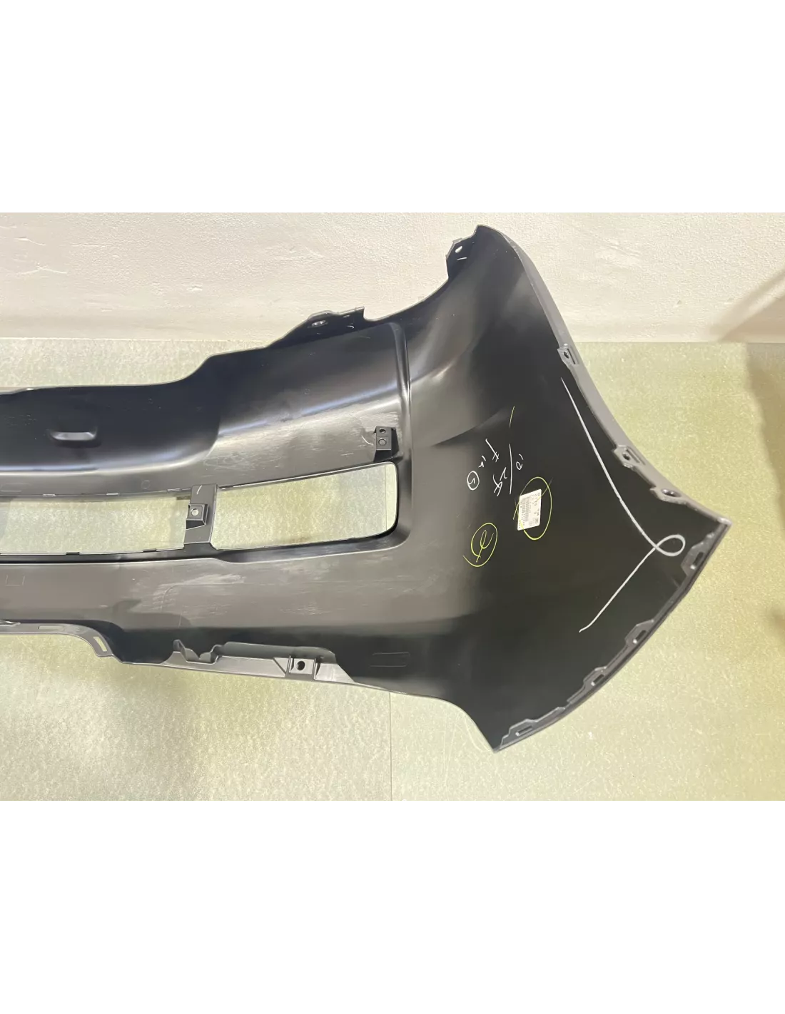 BUMPER AV VD200 2012 TOYOTA - 4x4 Zubehör