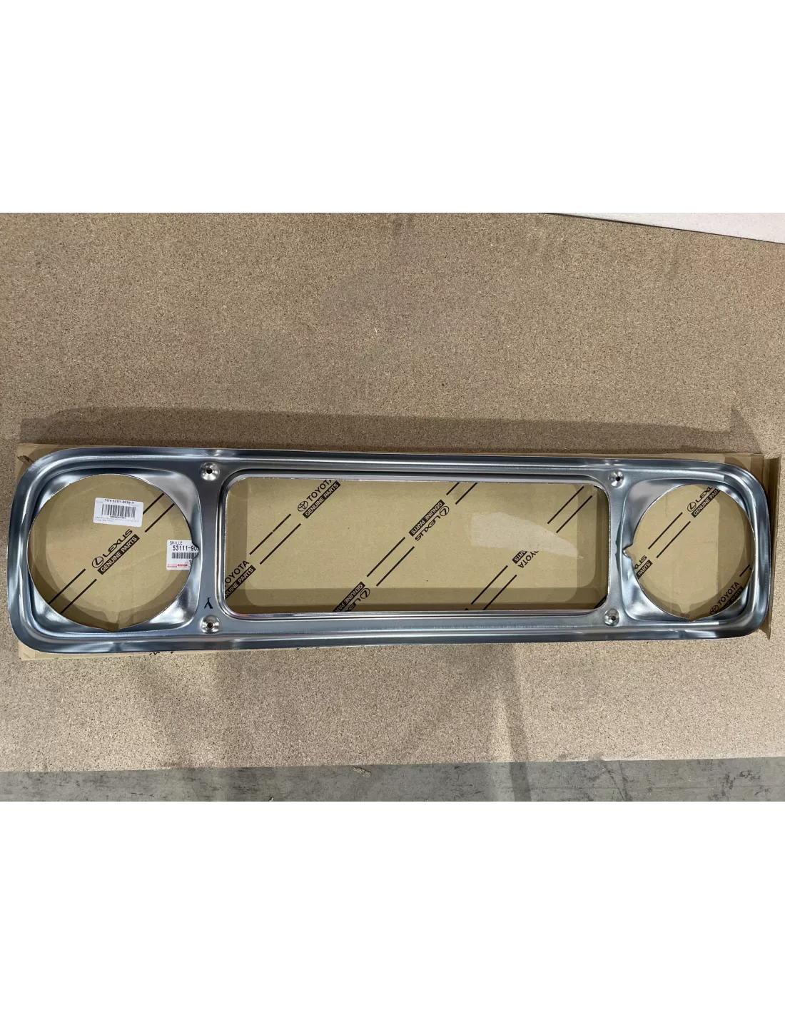 Calandre entourage de phare chromée Land Cruiser BJ4 1980+ TOYOTA -