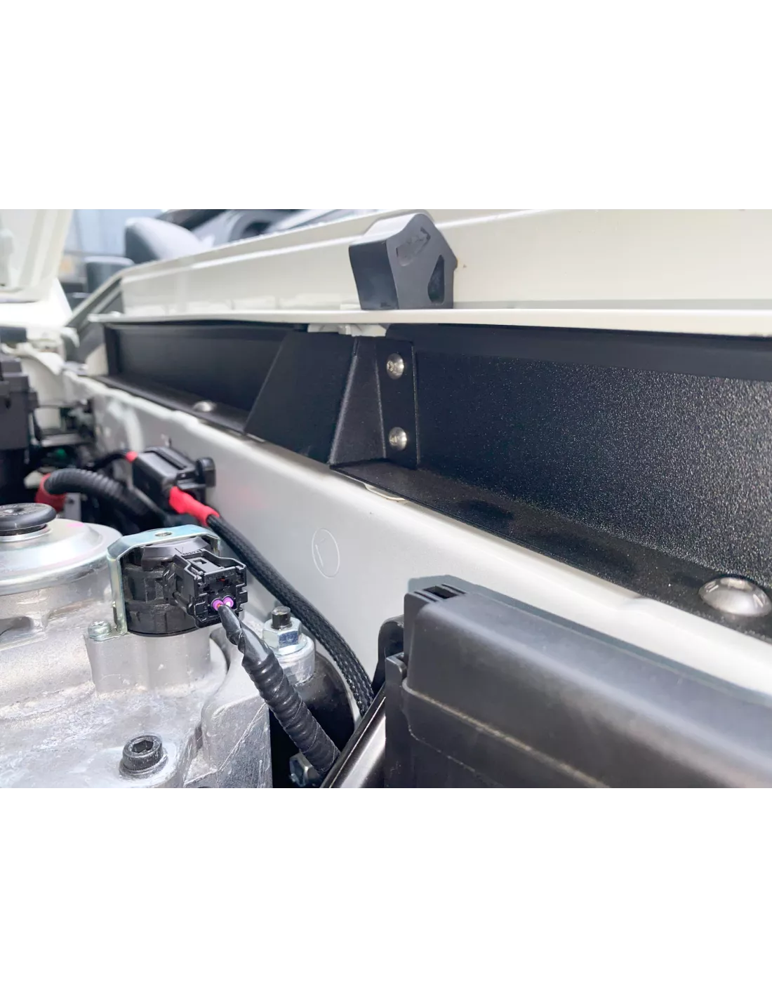 Interner seitliches Kleidungskit-Kit-Motorraum Serie 7 2024+ DTC