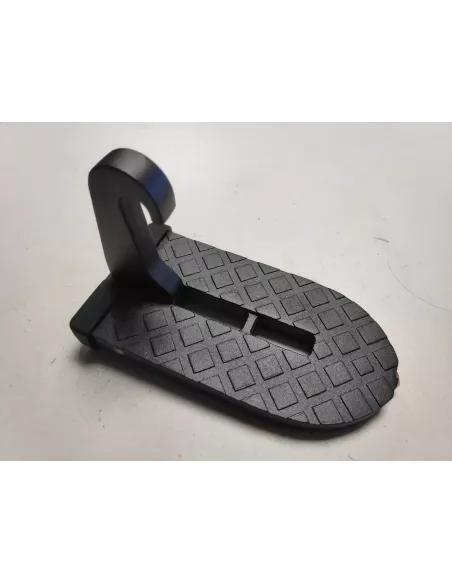 Marche pieds amovible sur crochet de verrouillage de portière DTC