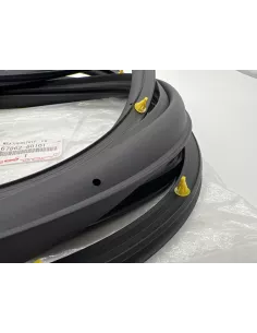 Rubberen afdichting aan de linker HDJ100 TOYOTA - 2