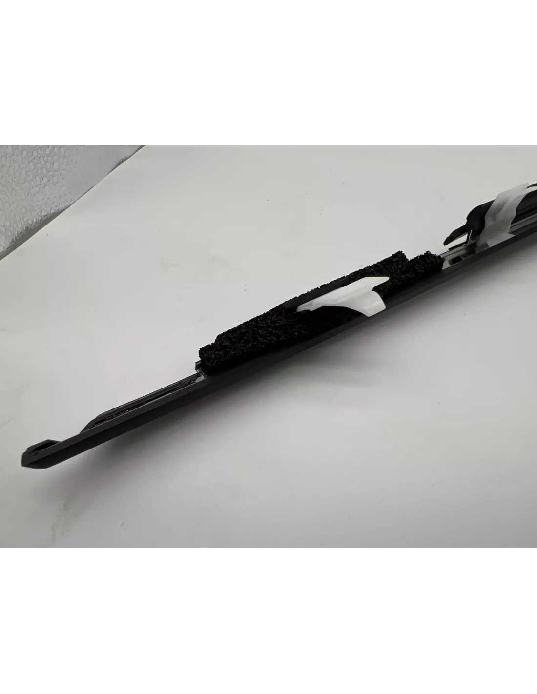 Lèche vitre extérieur noir porte avant droite HDJ80 TOYOTA -