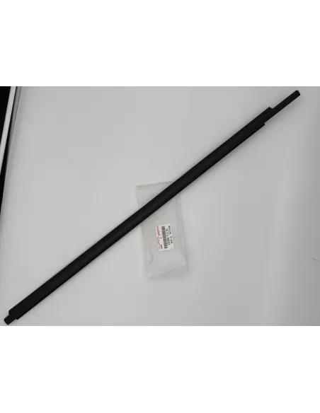 Moulure lèche vitre extérieur porte avant gauche KDJ120 KDJ125 TOYOTA