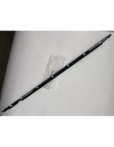 Lèche vitre extérieur noir porte avant gauche HDJ80 TOYOTA -