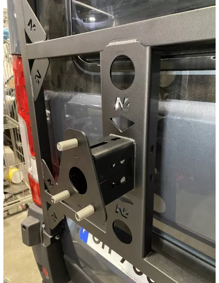 Porte roue de secours en inox sur porte arrière gauche Fiat Ducato