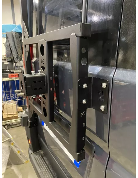 Porte roue de secours en inox sur porte arrière gauche Fiat Ducato