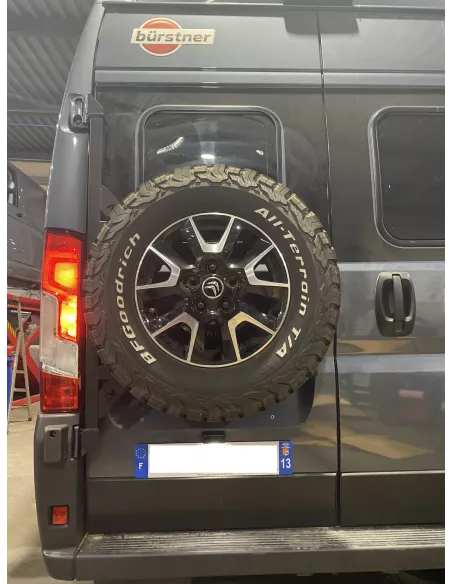 Porte roue de secours en inox sur porte arrière gauche Fiat