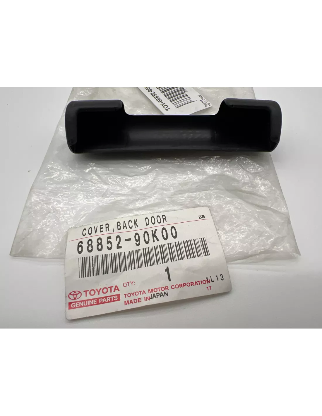 Cache plastique de charnière de porte arrière inférieure Série 7