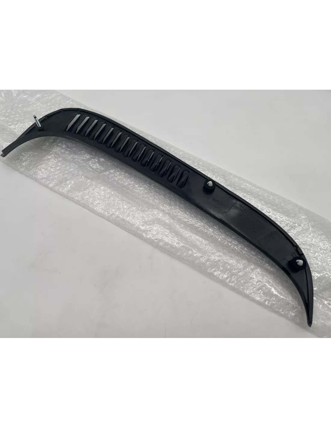 Grille aération larme de custode arrière gauche HDJ80 TOYOTA -