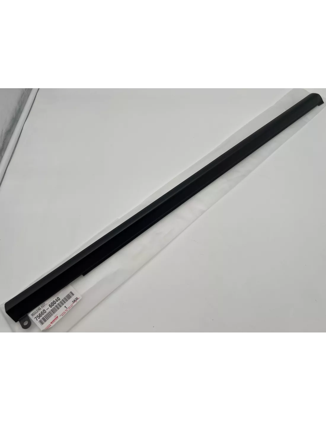 Moulure lèche vitre extérieur custode arrière droite HDJ100 TOYOTA -