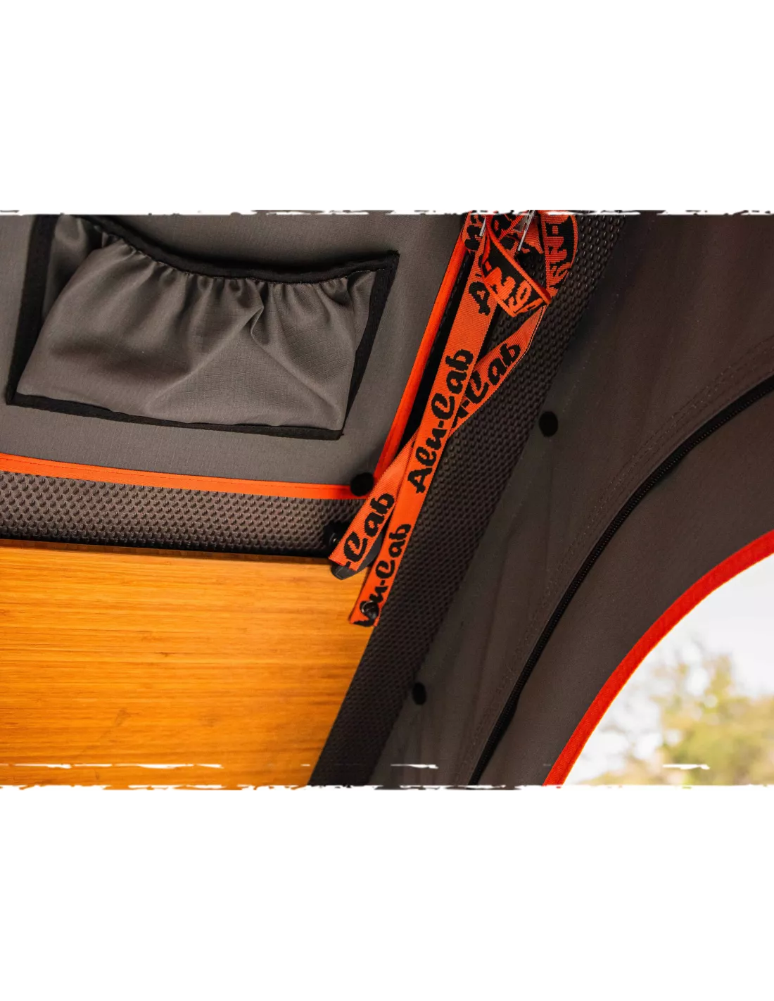 Toit relevable noir Alu-Cab Hercules G2 Land Cruiser 75 78 ALU CAB -