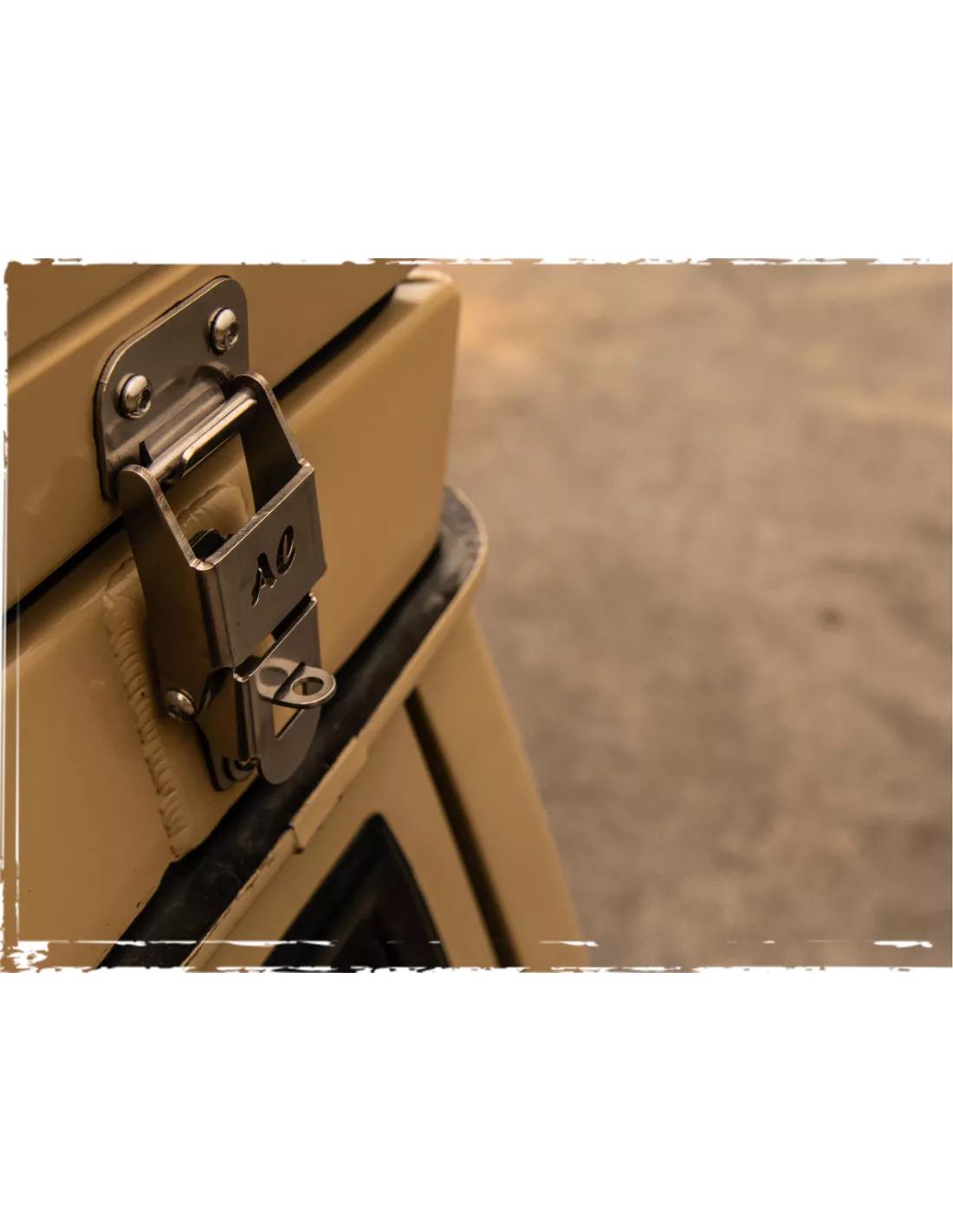 Toit relevable beige Alu-Cab Hercules G2 Land Cruiser 75 78 ALU CAB -