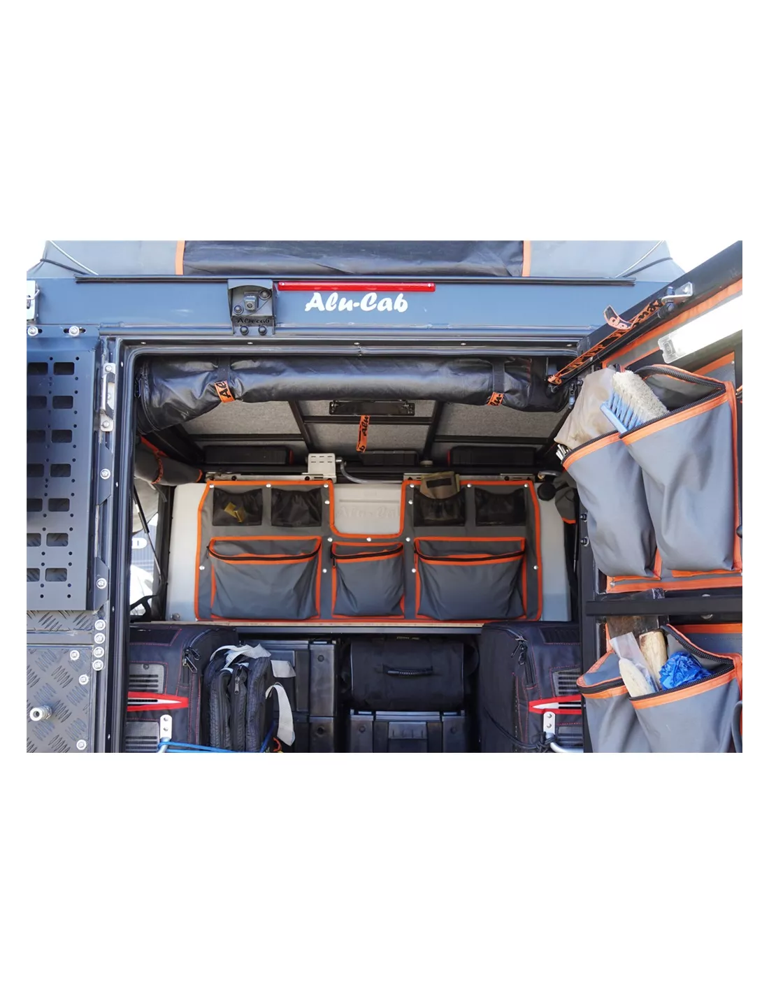 Réservoir d'eau Canopy Camper 50L avec supports Alu-Cab ALU CAB -