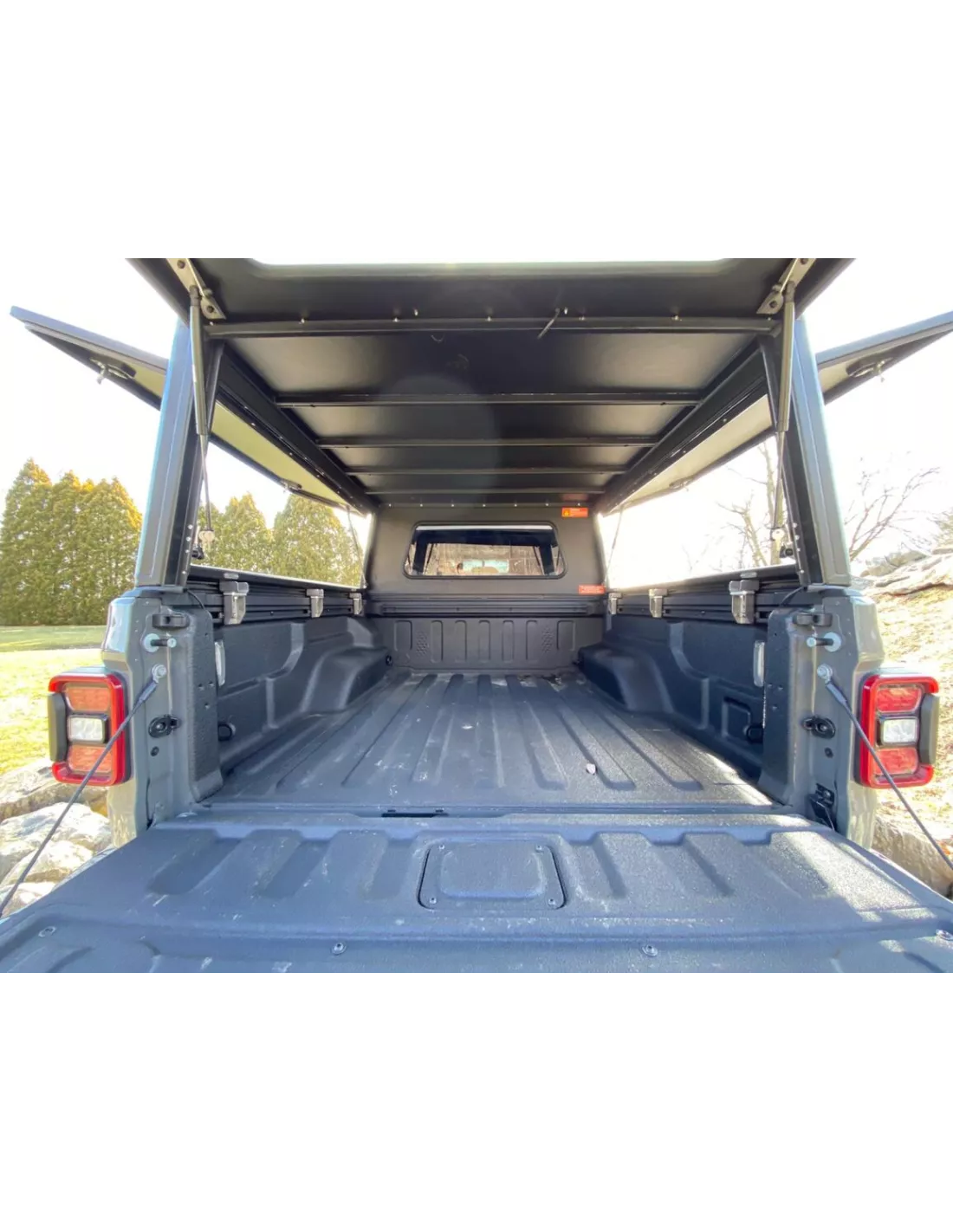 Hardtop Explorer noir lisse Jeep Gladiator 2019+ double cabine