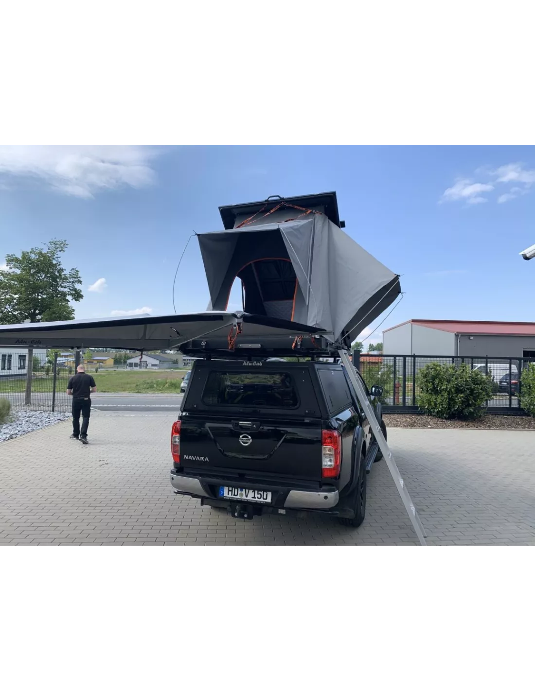 Hardtop Explorer noir lisse Nissan Navara NP300 2016-2021 double