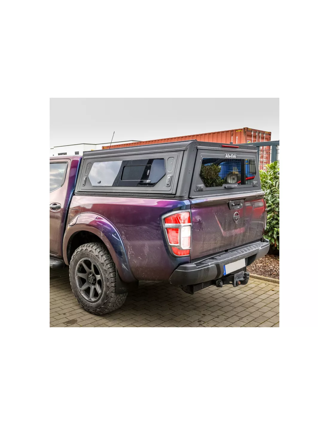 Hardtop Contour noir/ lisse avec fenêtre latérale pour Nissan Navara