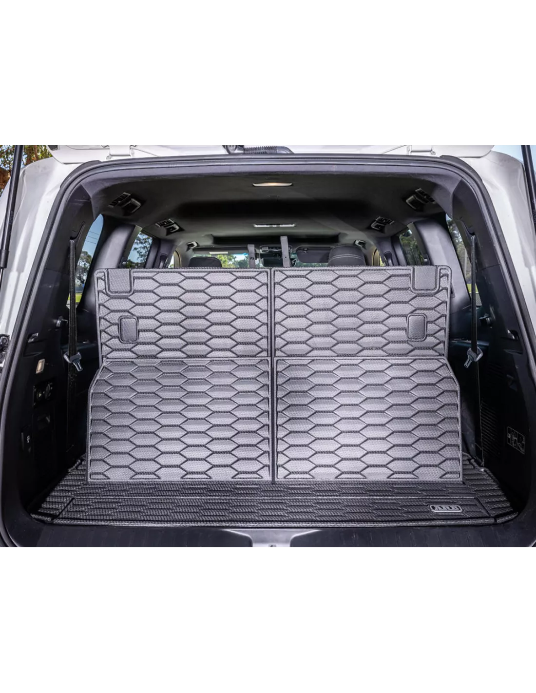 Tapis de coffre ARB renforcé spécifique Toyota Land Cruiser 300 ARB -